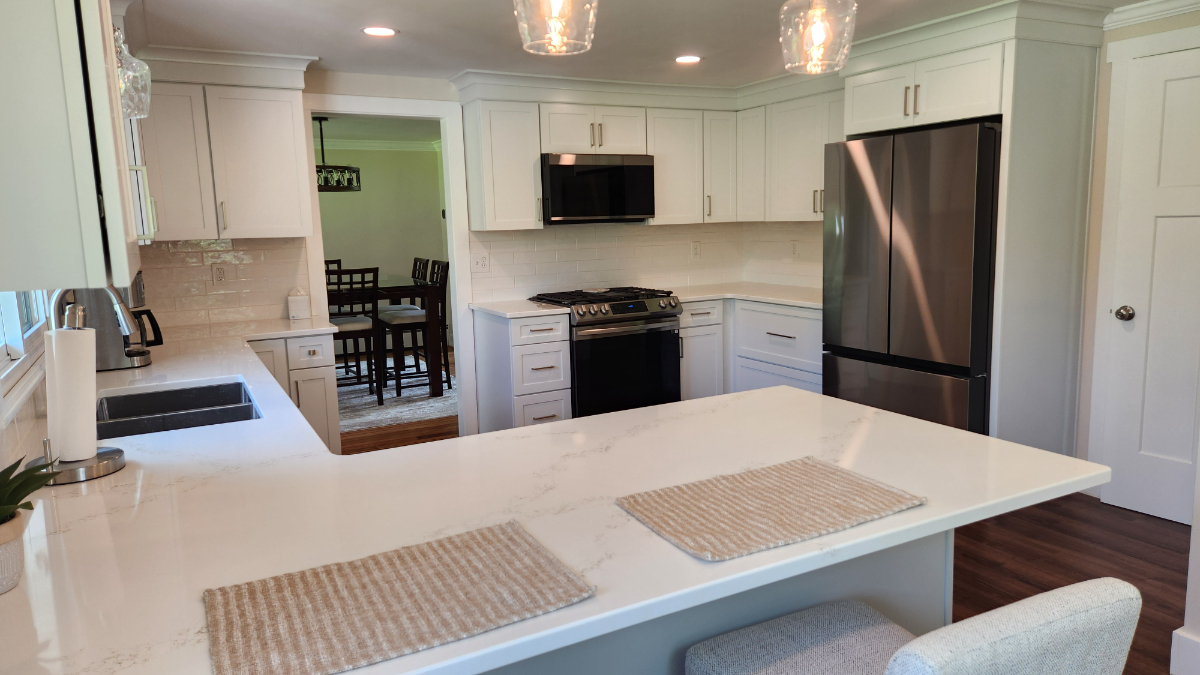 Gorgeous 3 bedroom ranch. - Photo 8