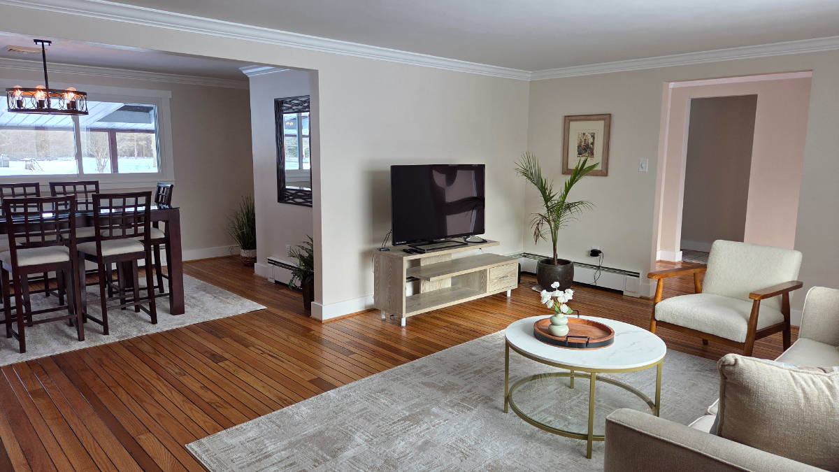 Gorgeous 3 bedroom ranch. - Photo 1