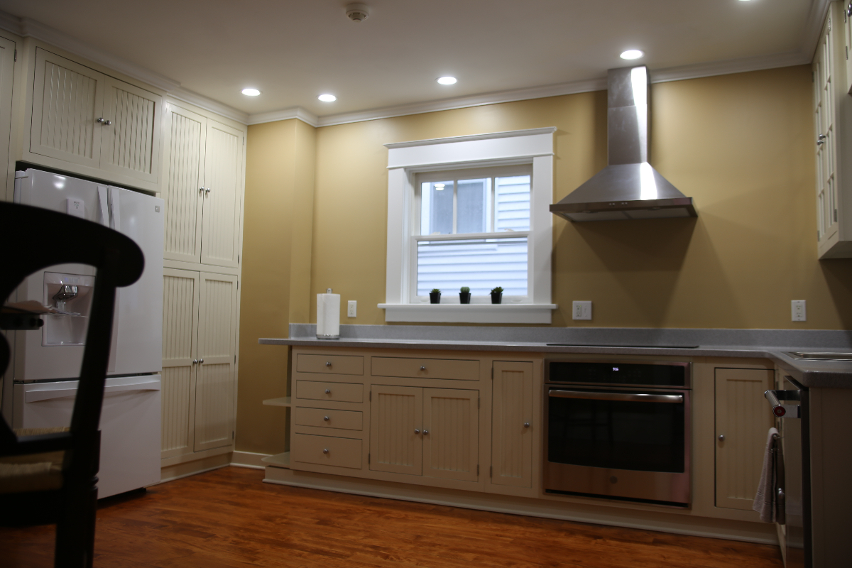 Downtown Victorian, Recently Updated, 6 Bedroom, Great Location, 30 Day Minimum - Photo 4