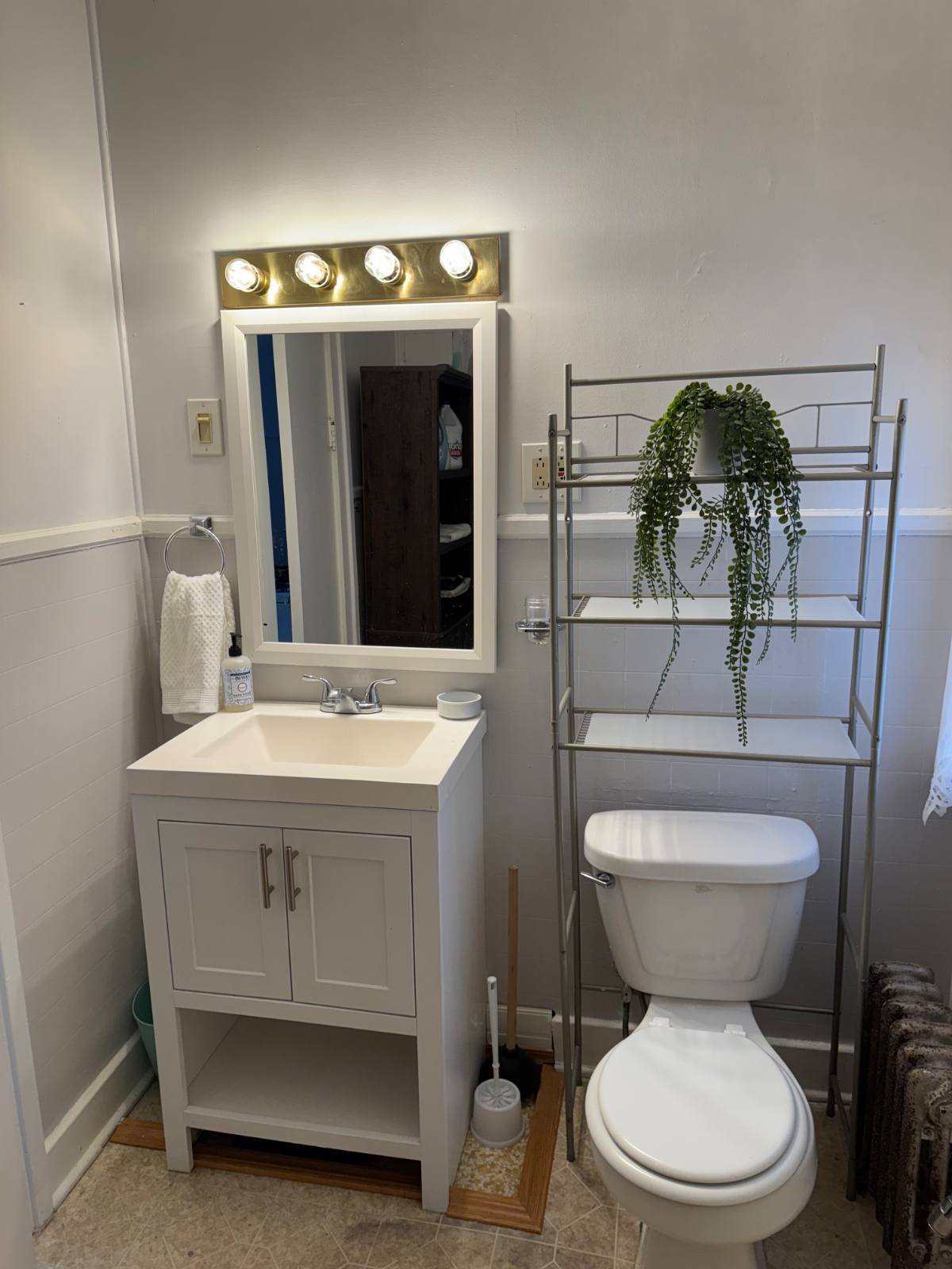 Fully furnished 1 Bedroom private apartment. Six minute walk to Auburn Community Hospital - Photo 5