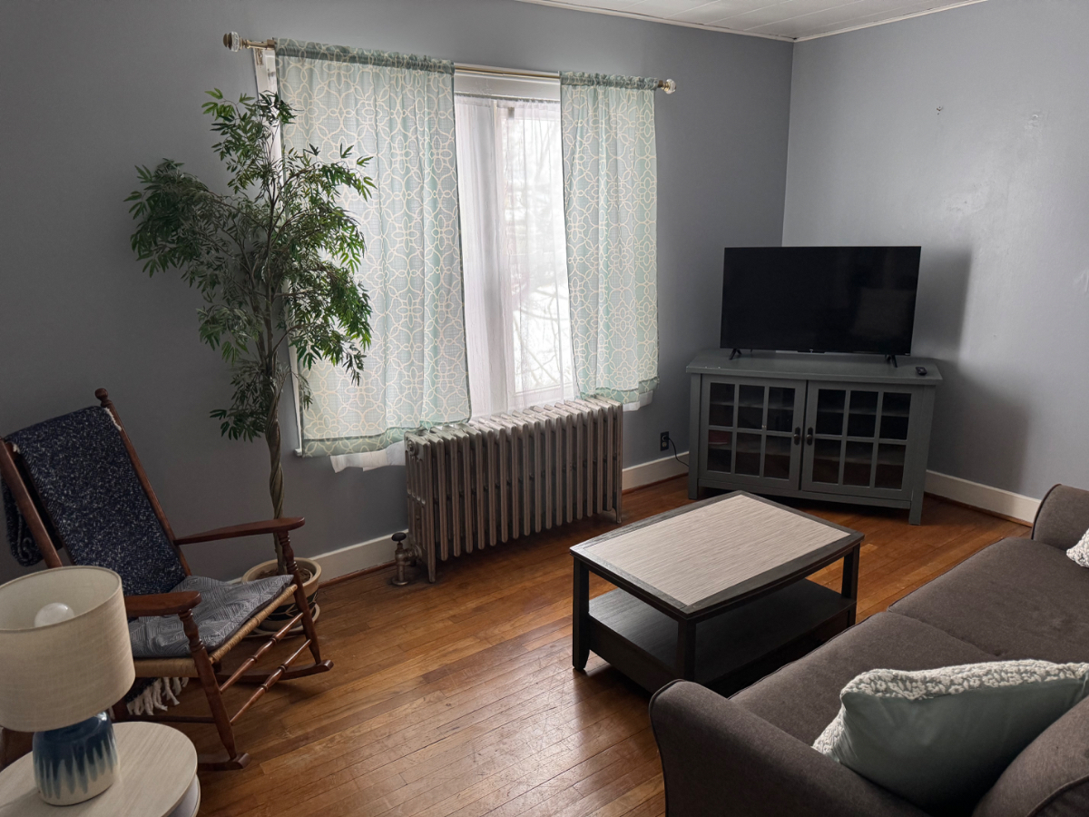 Fully furnished 1 Bedroom private apartment. Six minute walk to Auburn Community Hospital - Photo 4