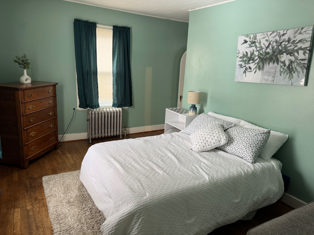 Fully furnished 1 Bedroom private apartment. Six minute walk to Auburn Community Hospital - Photo 1