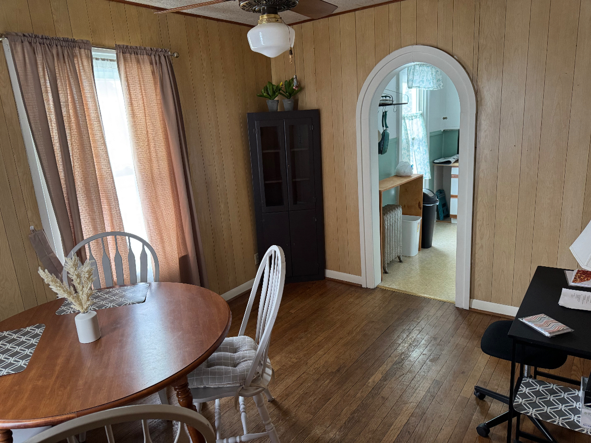 Fully furnished 1 Bedroom private apartment. Six minute walk to Auburn Community Hospital - Photo 8