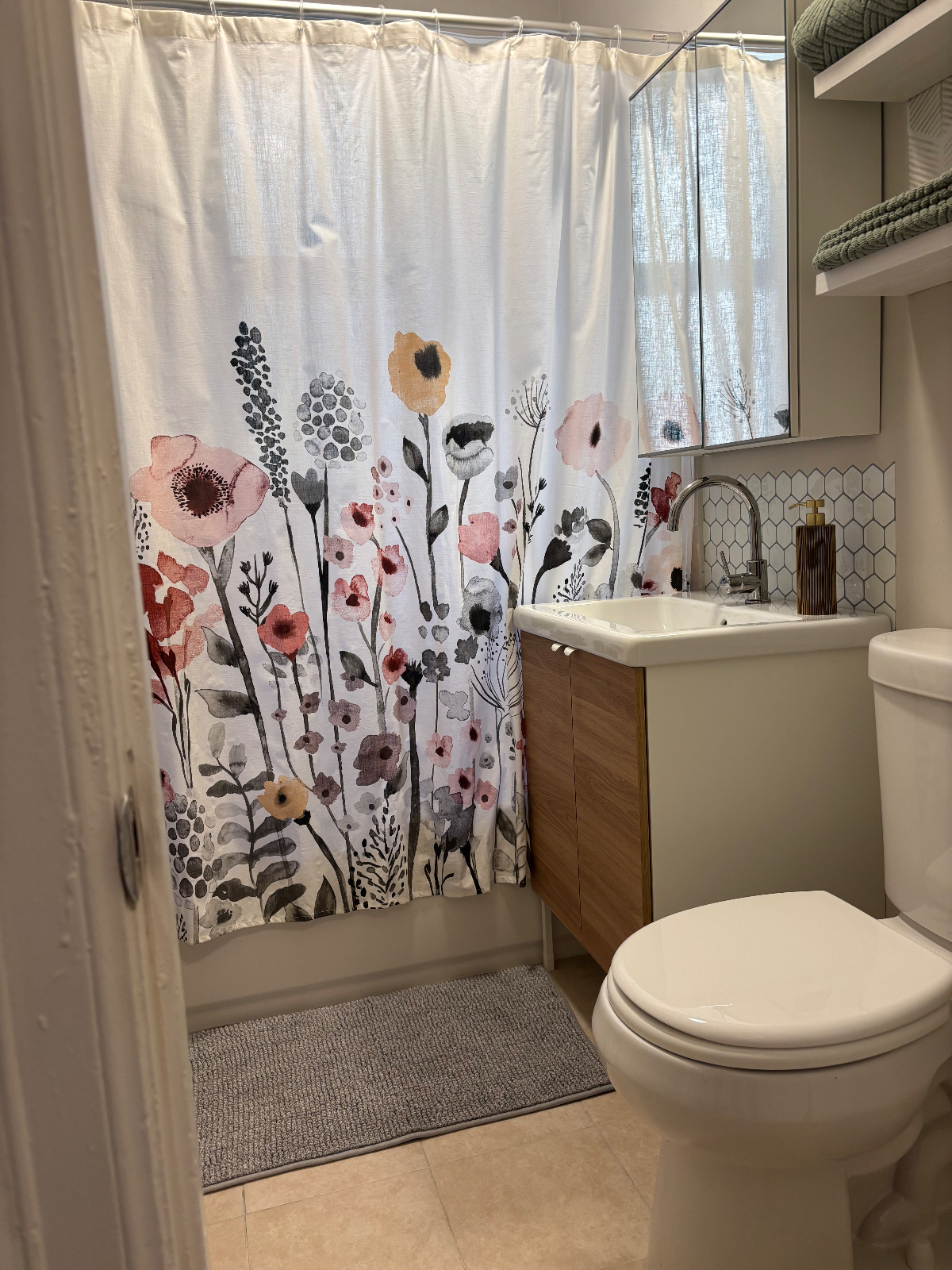 Charming Studio in Columbia Heights, Washington D.C. Quiet, Central, and Lovingly Designed. - Photo 10
