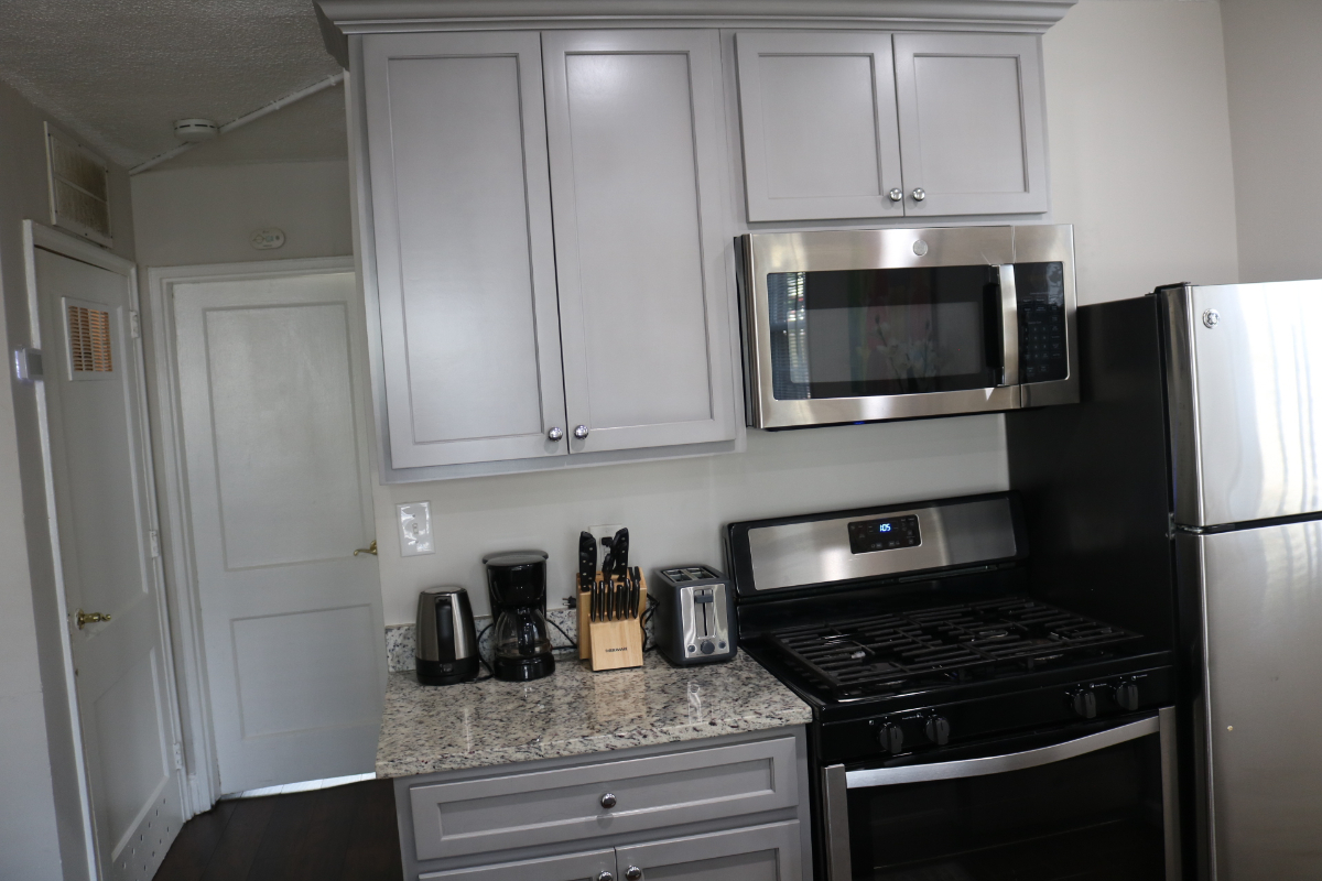 Renovated One Bedroom Apt. in Historic District - Photo 5