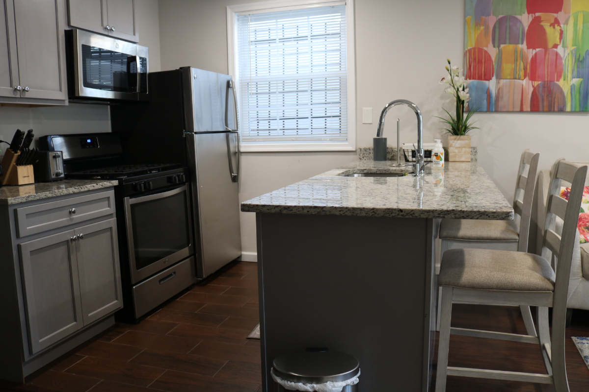 Renovated One Bedroom Apt. in Historic District - Photo 11