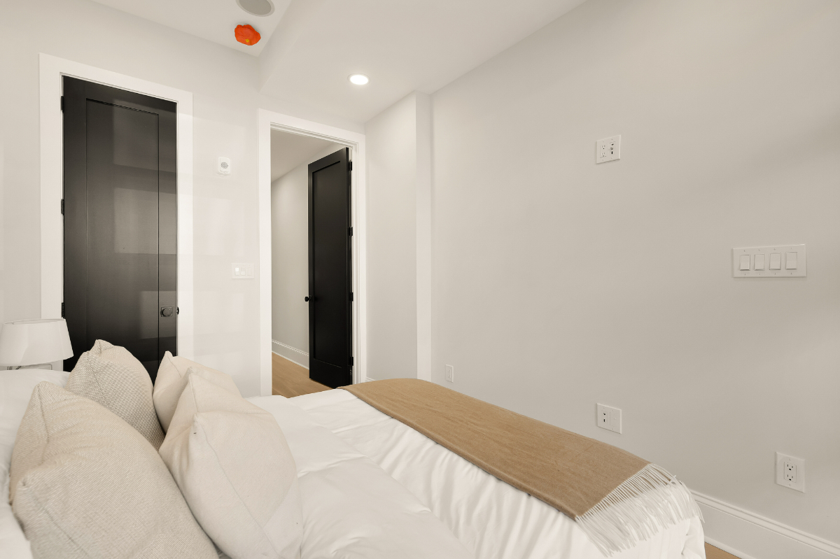 Luxury 2 BR 2 Bath & Office - Next to Howard University in upscale new building #202 - Photo 10