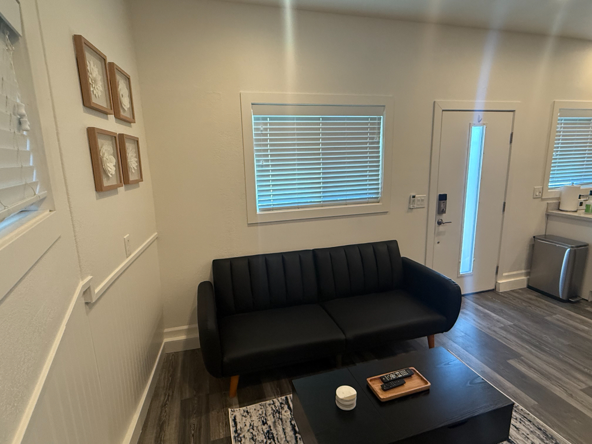 Brand New 1-Bedroom Apartment with Private Entrance, Backyard Access and All Utilities Included - Photo 6