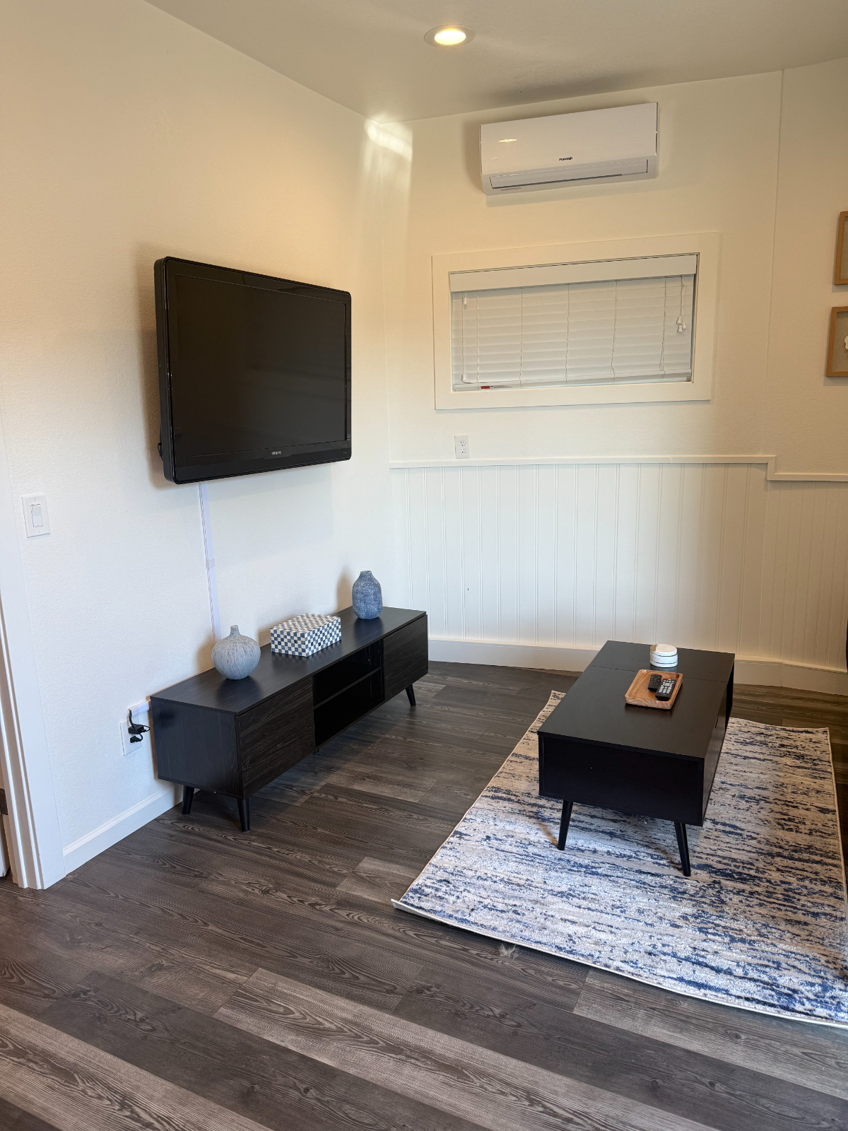 Brand New 1-Bedroom Apartment with Private Entrance, Backyard Access and All Utilities Included - Photo 3