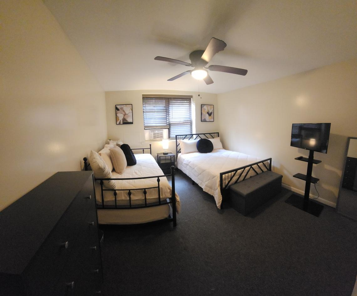 Charming and Comfortable 2-Bedroom Apartment in a Prime Brooklyn Spot - Photo 2