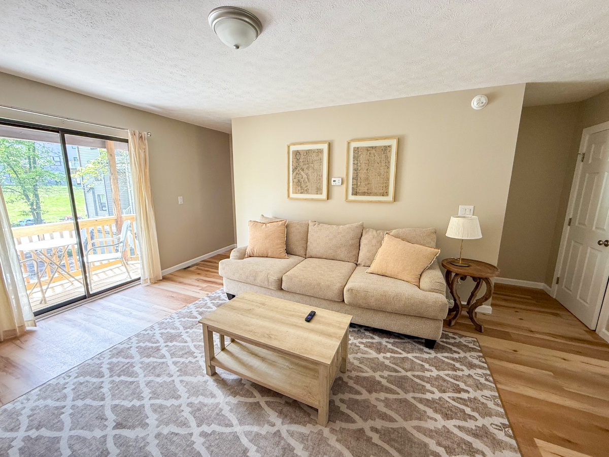 Remodeled Townhouse Near Hospital and Stadium - Photo 7