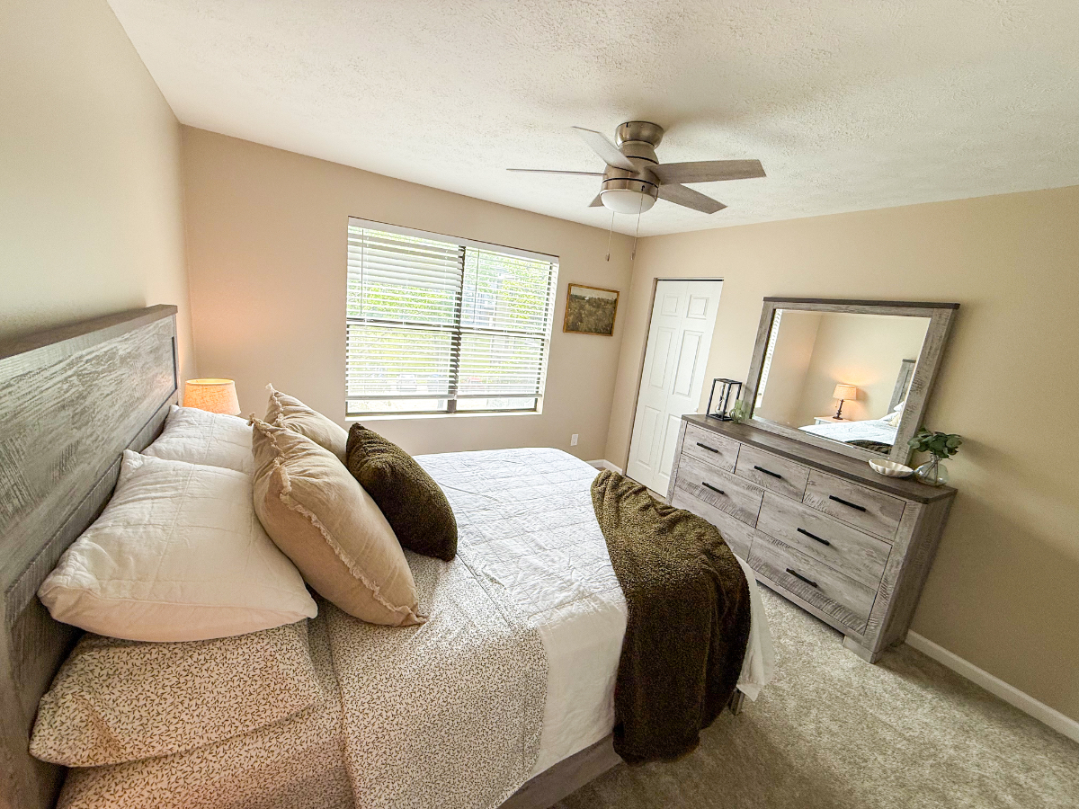 Remodeled Townhouse Near Hospital and Stadium - Photo 10