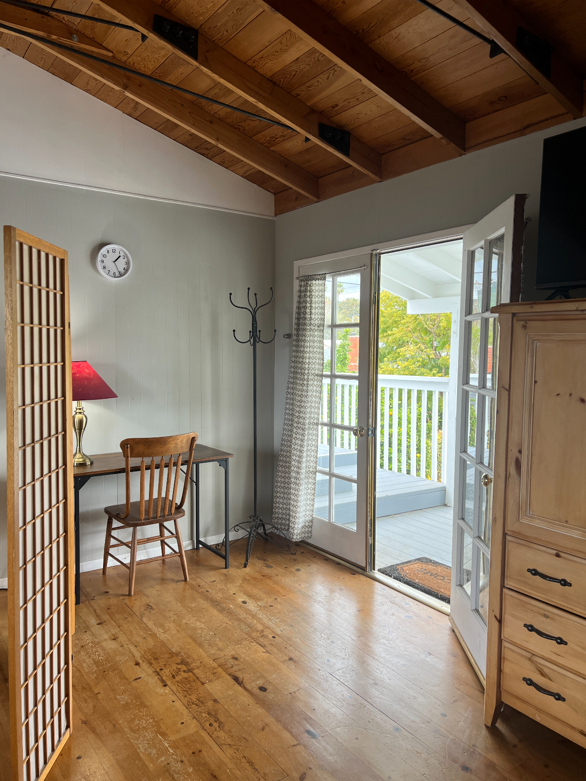 Midtown Studio Apartment - Photo 3