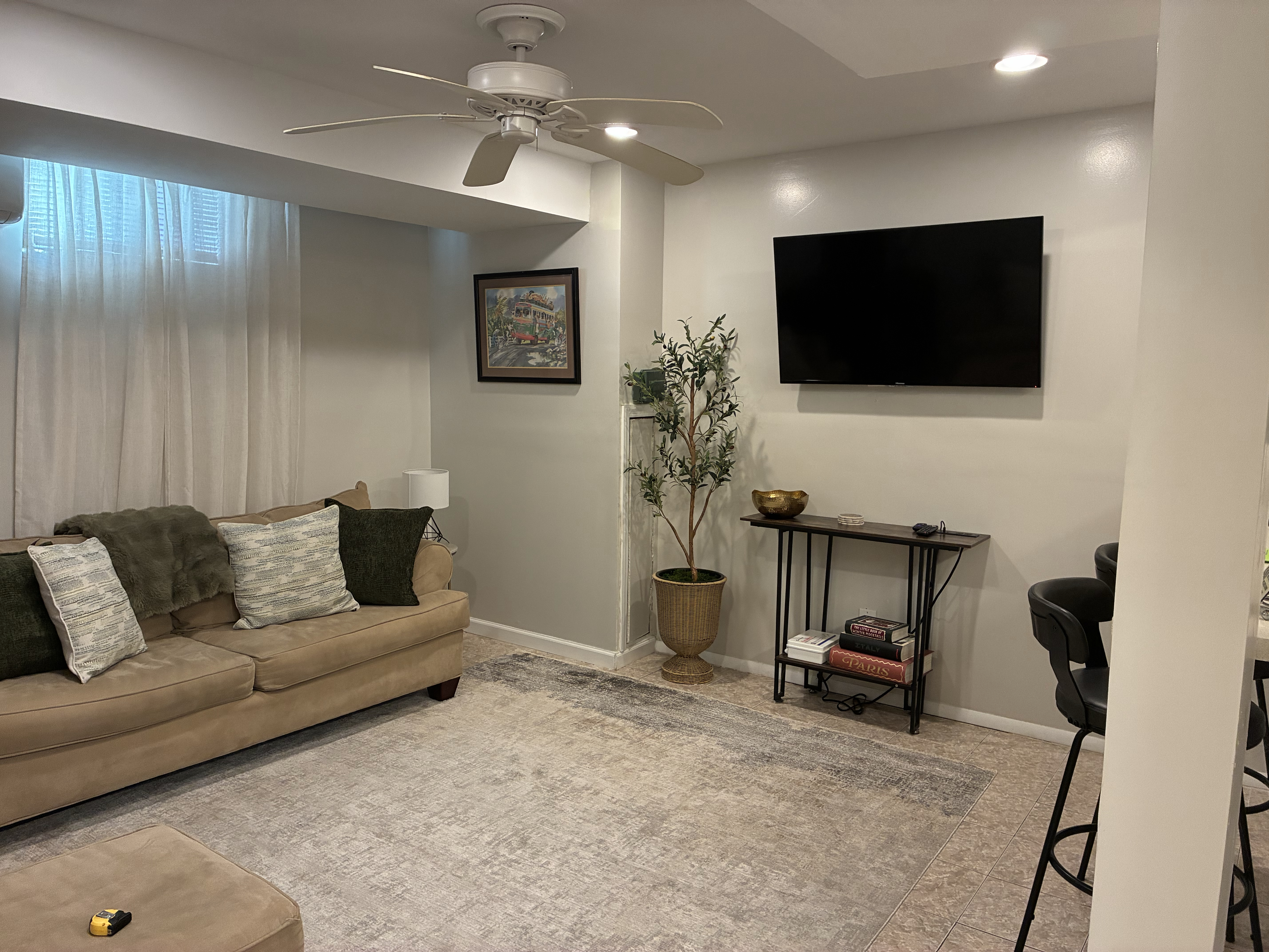 A Comfortable, Fully Furnished Retreat Perfect for Working Professionals - Photo 10