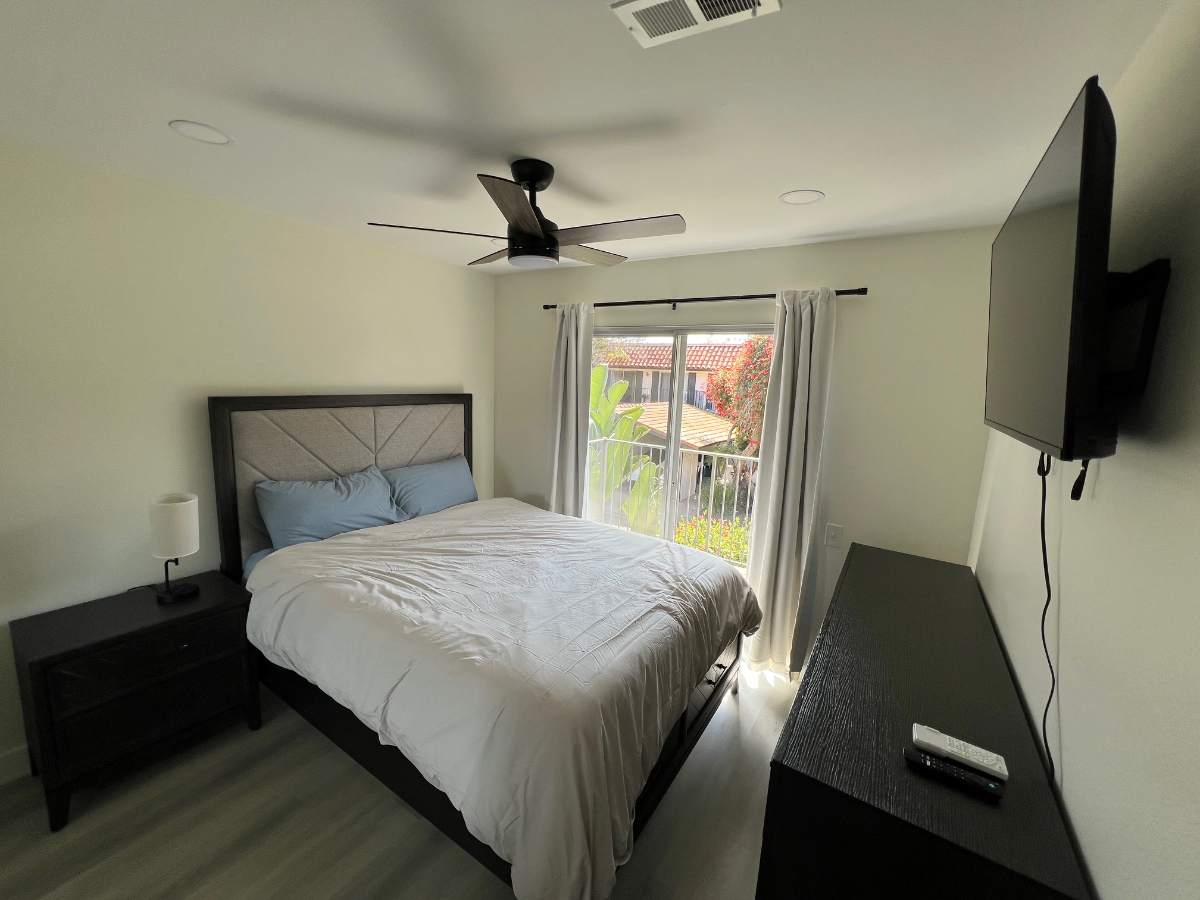 Quiet, Cozy Stay with Shared Home Comforts--Ideal for Traveling Professionals - Photo 1