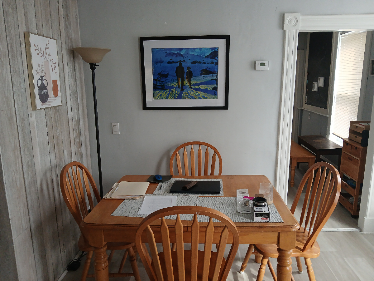 Comfortable In Town Apartment - Photo 4