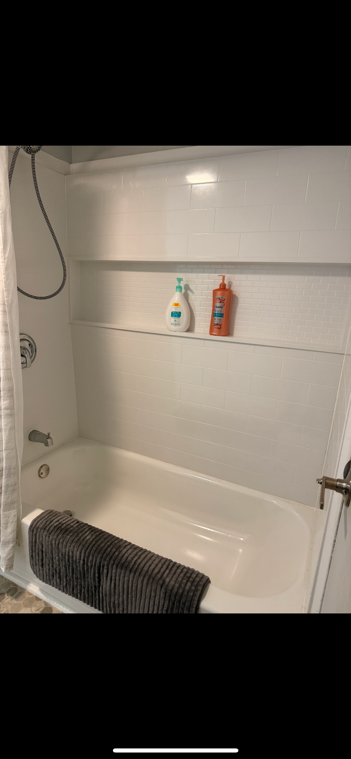 Comfortable In Town Apartment - Photo 11