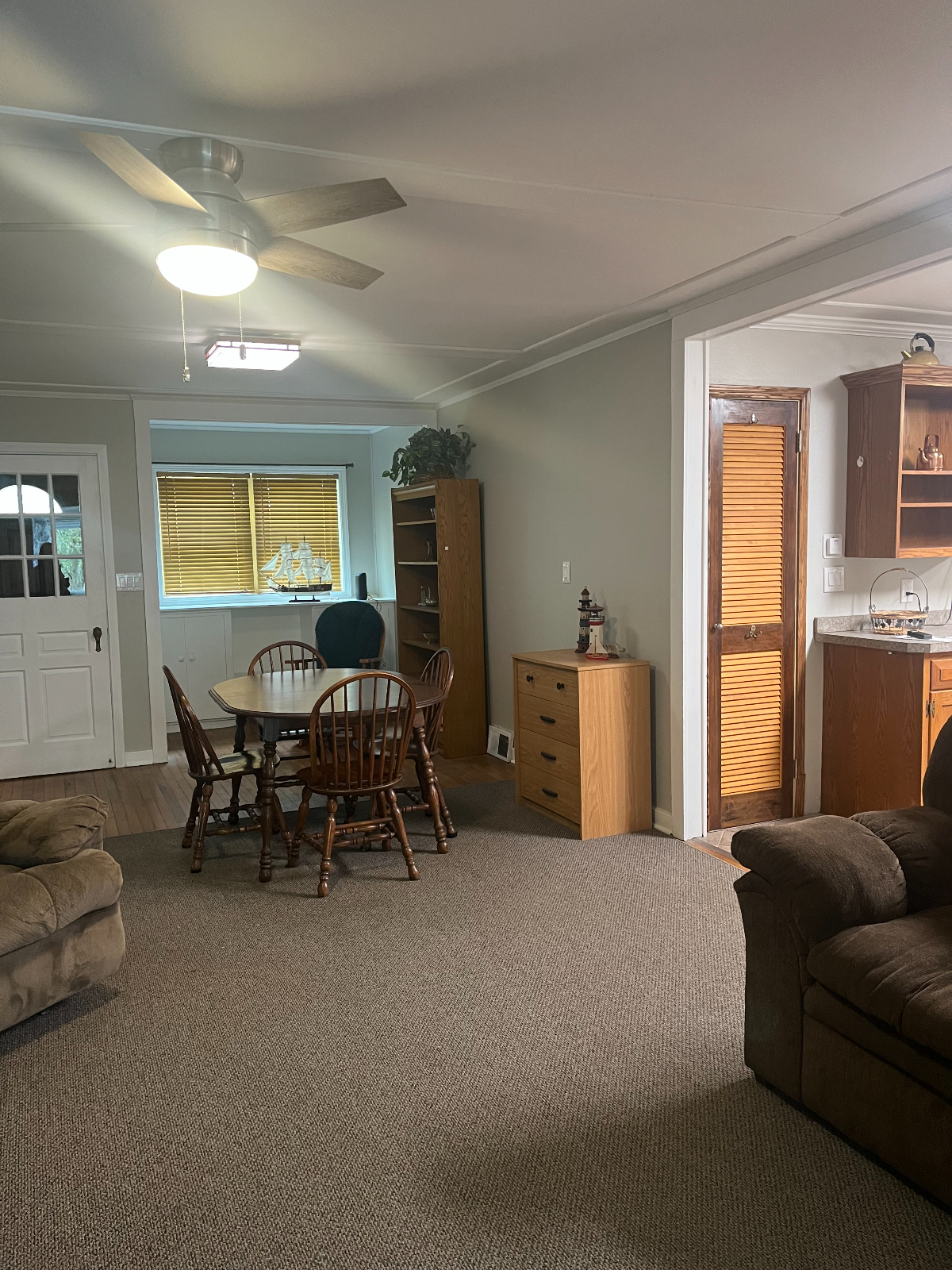 Spacious 2-Bed Home on 4 Acres w/ Wraparound Patio, Smart TVs, Utilities Included & Pet-Friendly - Photo 6