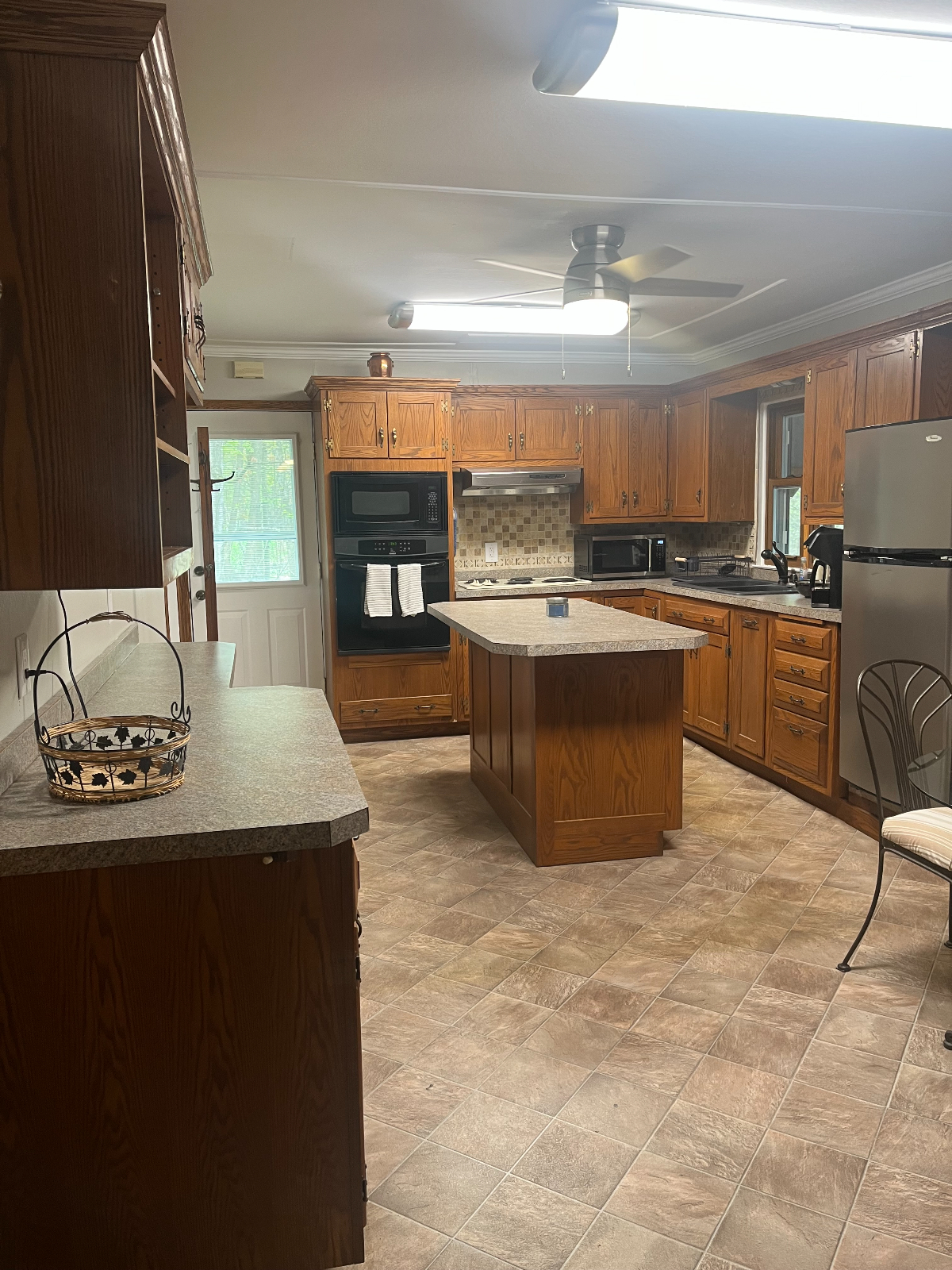 Spacious 2-Bed Home on 4 Acres w/ Wraparound Patio, Smart TVs, Utilities Included & Pet-Friendly - Photo 7