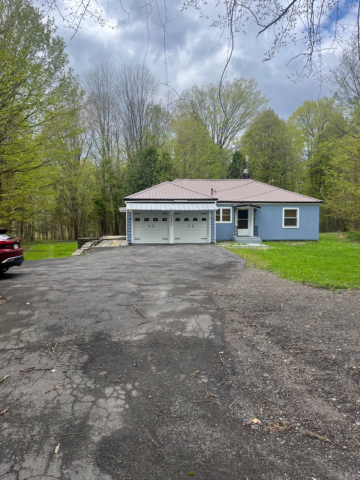 Spacious 2-Bed Home on 4 Acres w/ Wraparound Patio, Smart TVs, Utilities Included & Pet-Friendly - Photo 1