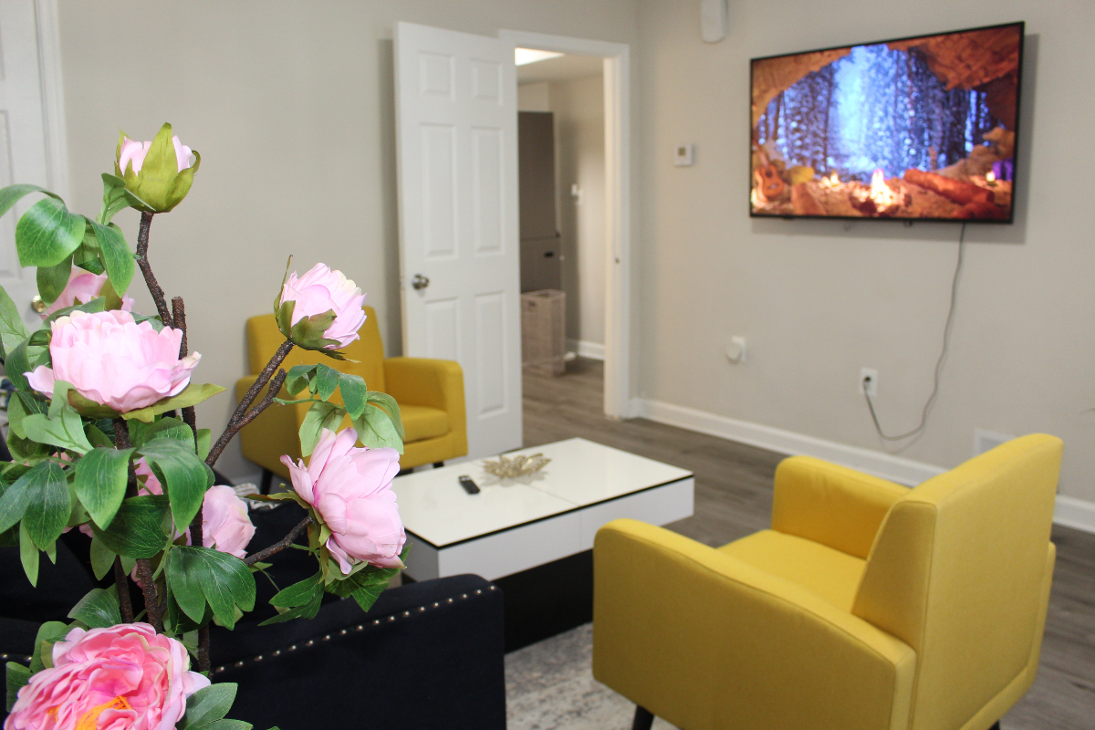 One Bedroom Condo Close to H St. - Photo 4