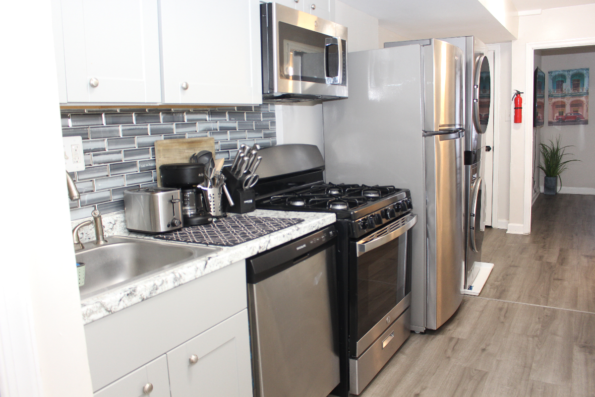 One Bedroom Condo Close to H St. - Photo 6