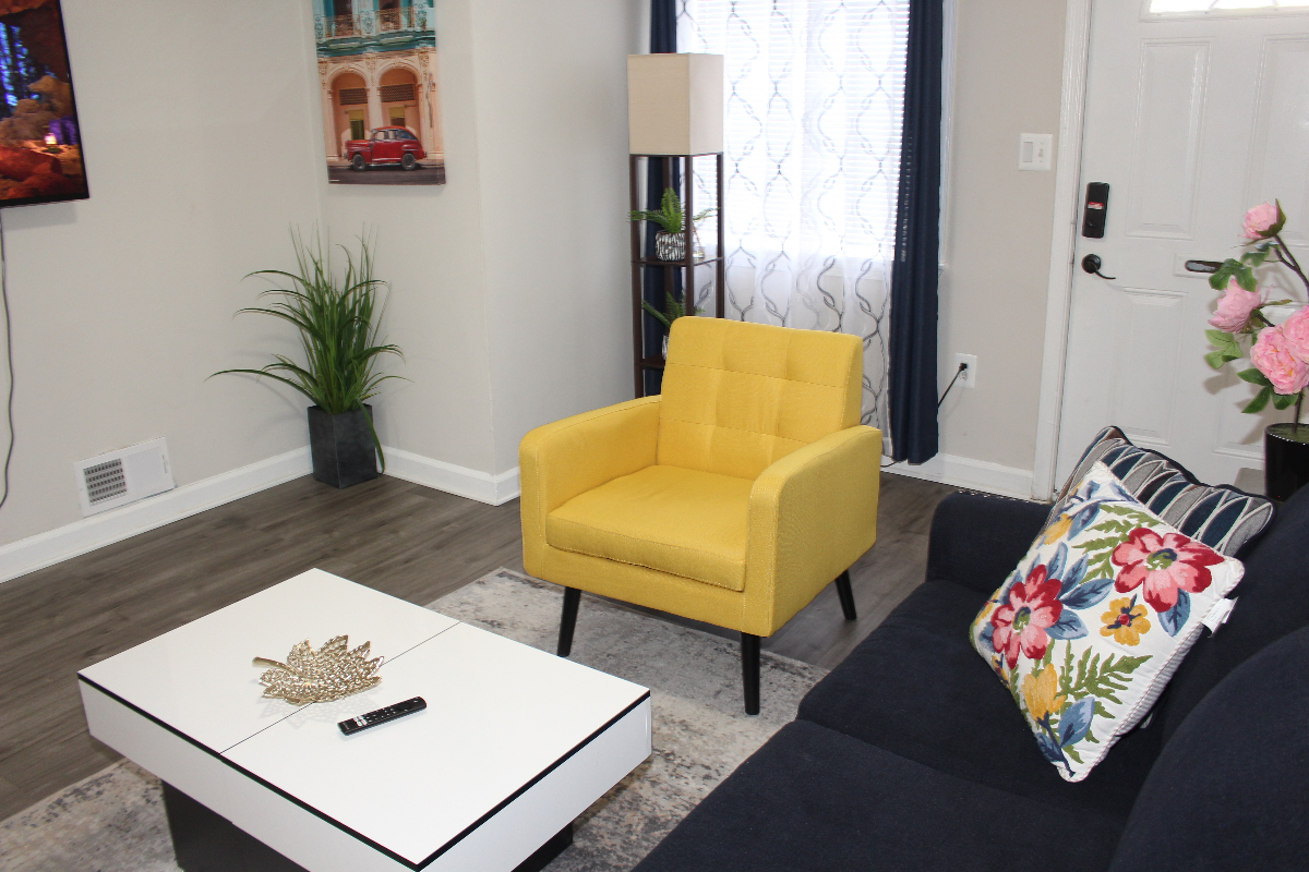 One Bedroom Condo Close to H St. - Photo 3
