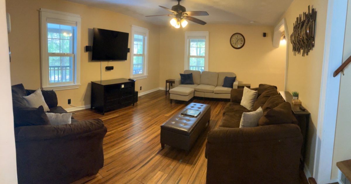 Spacious executive/military housing near Micron/Hancock ANG Field - Photo 5