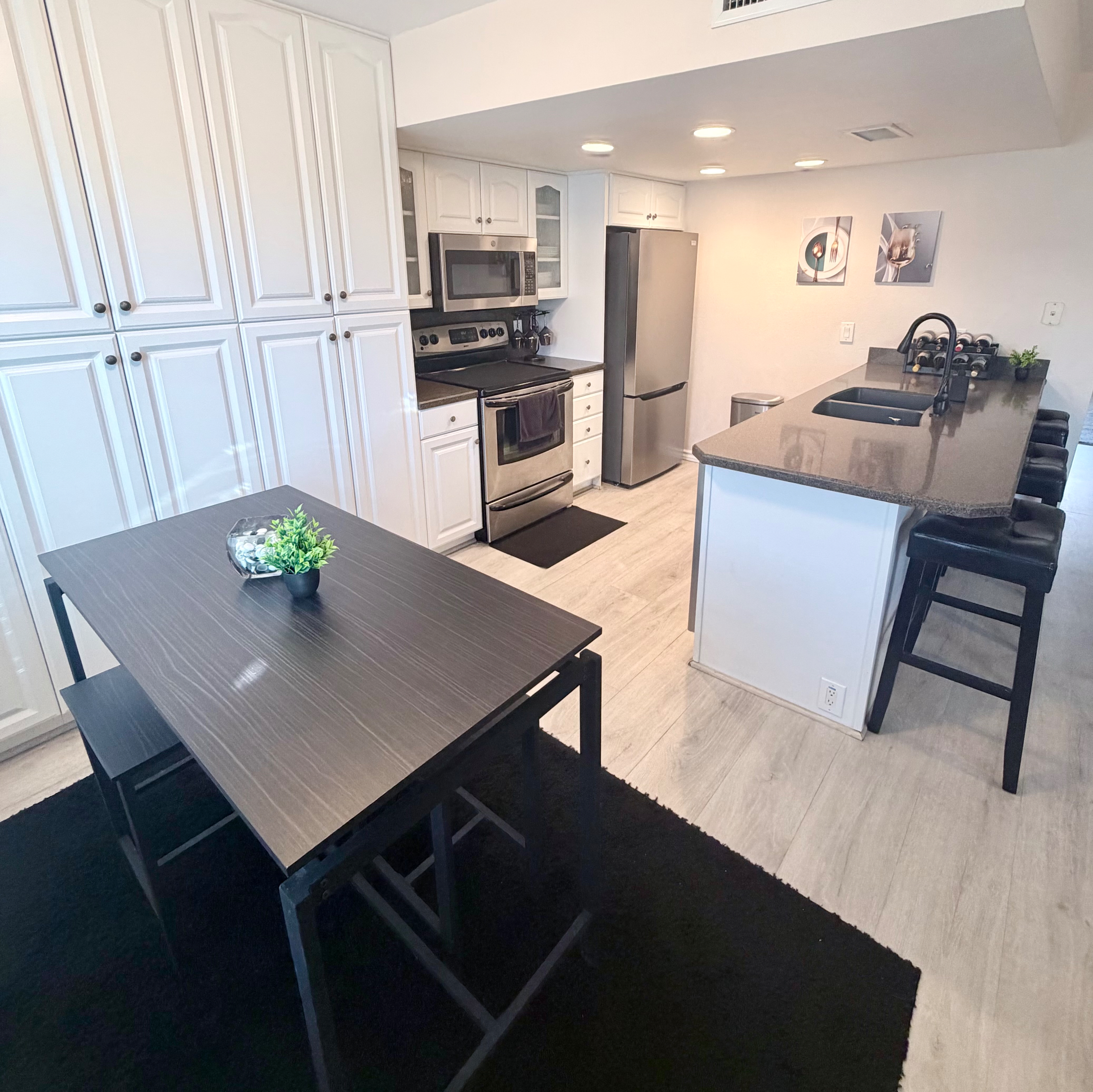 Updated 2BR Gem Close to Old Town with Pool - Photo 6
