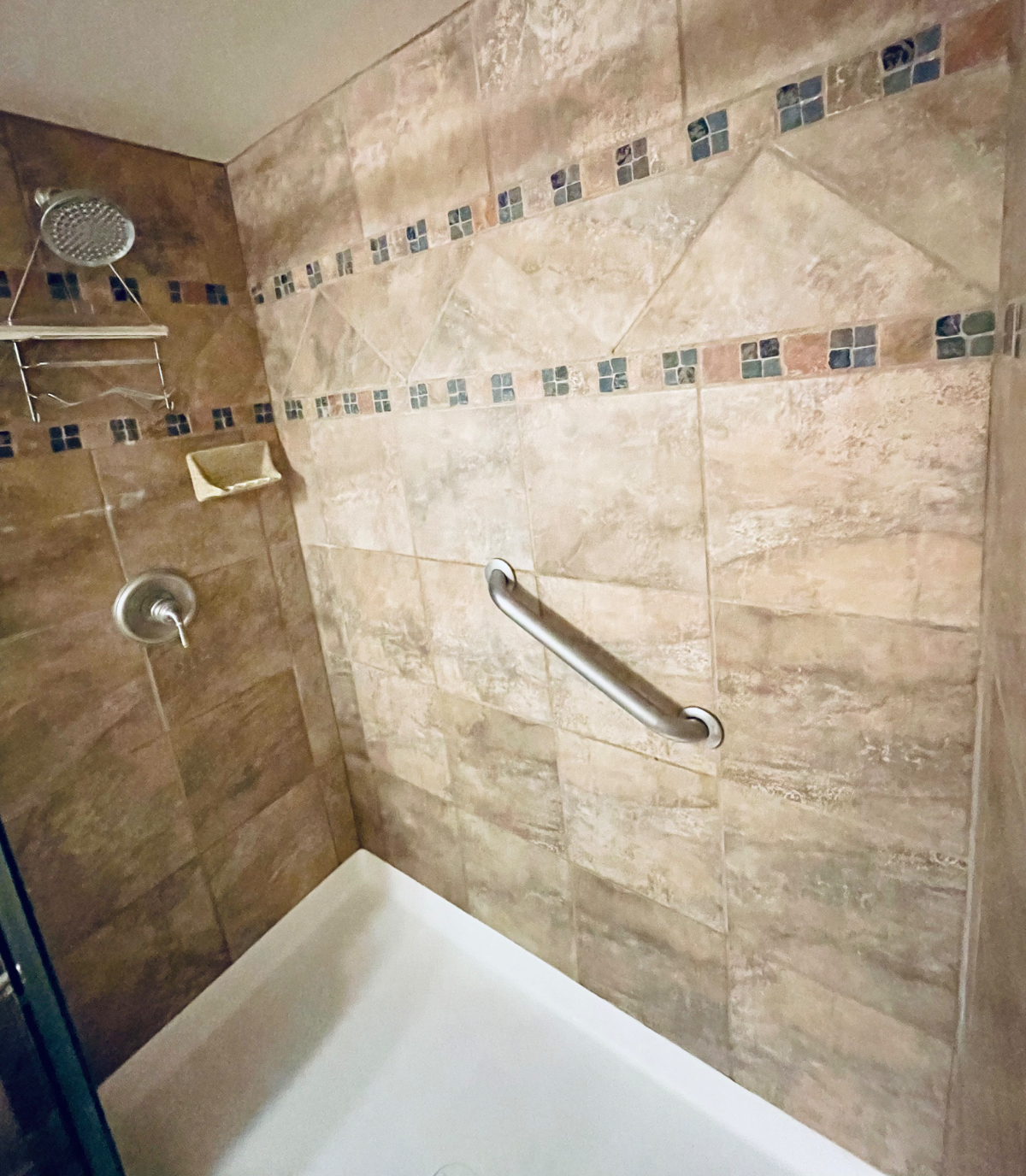 Updated 2BR Gem Close to Old Town with Pool - Photo 9