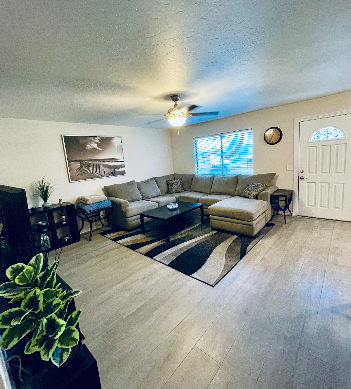 Updated 2BR Gem Close to Old Town with Pool - Photo 4