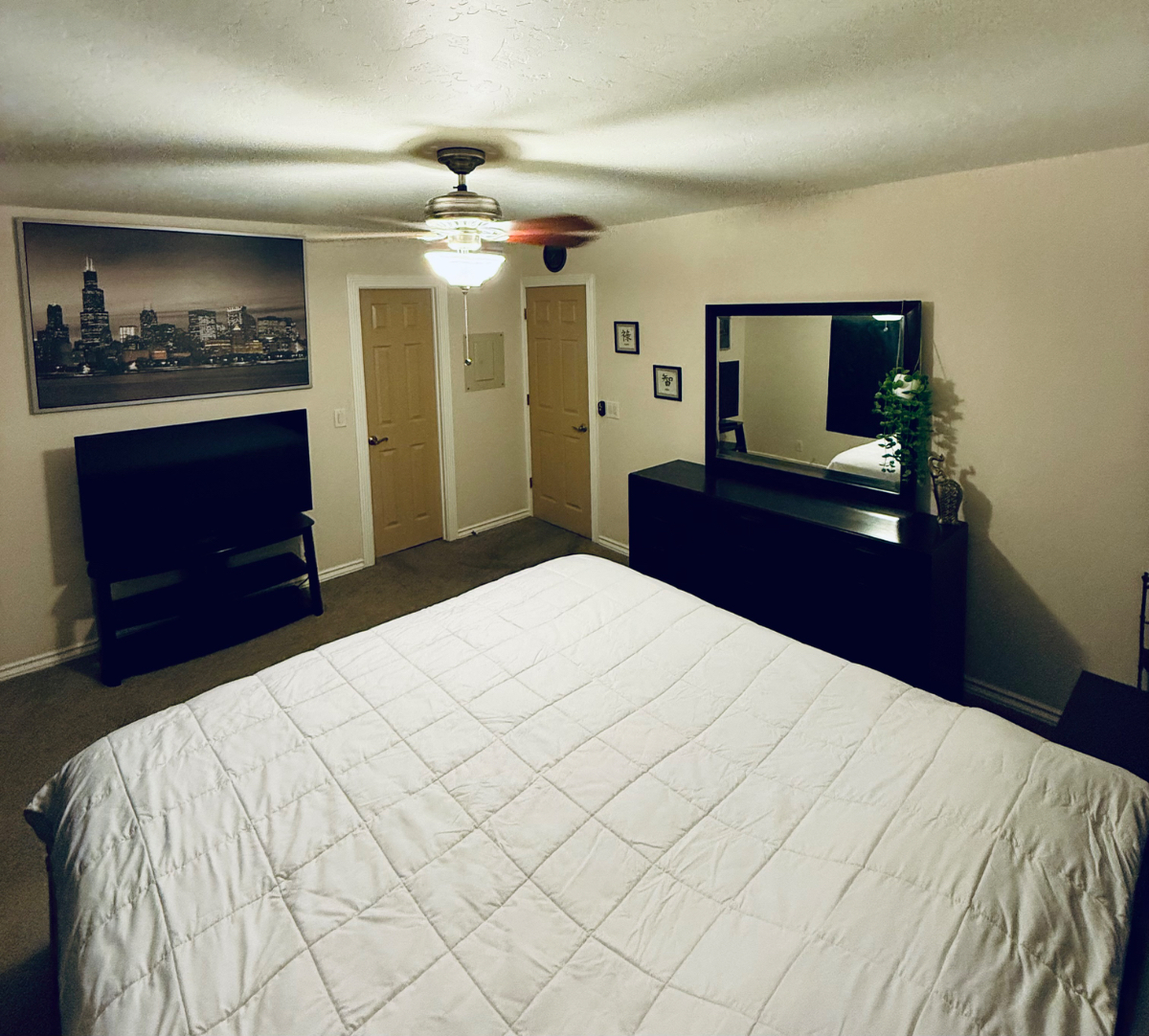 Updated 2BR Gem Close to Old Town with Pool - Photo 11