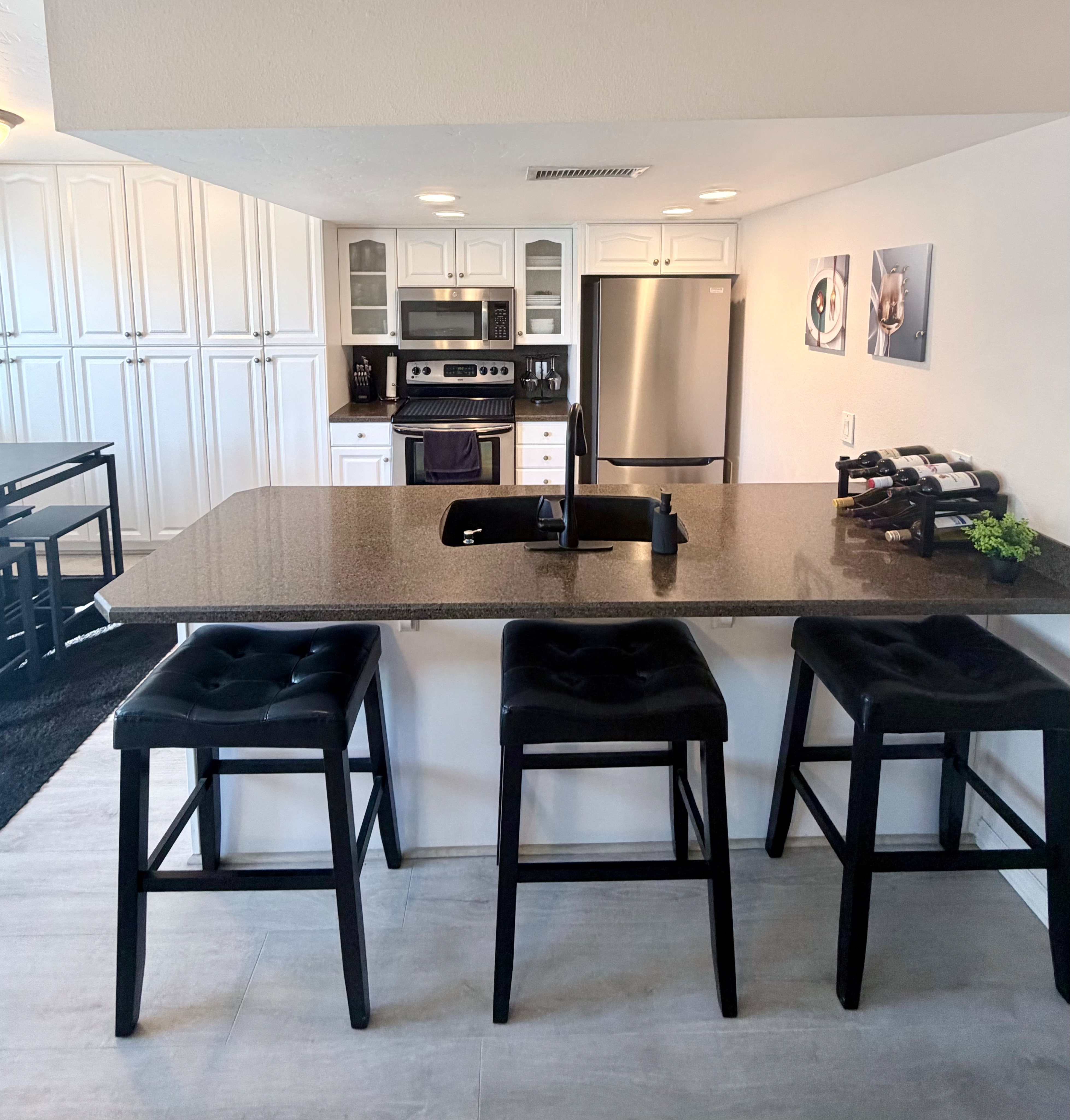 Updated 2BR Gem Close to Old Town with Pool - Photo 5