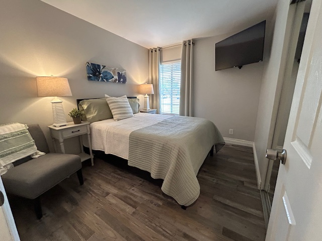 Your Sanctuary After the Shift - Private Bedroon & Bath for Heath-care Professional - Photo 1