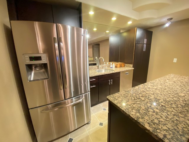 Cozy, quiet Bedroom with a Bathroom and Kitchenette - Photo 11