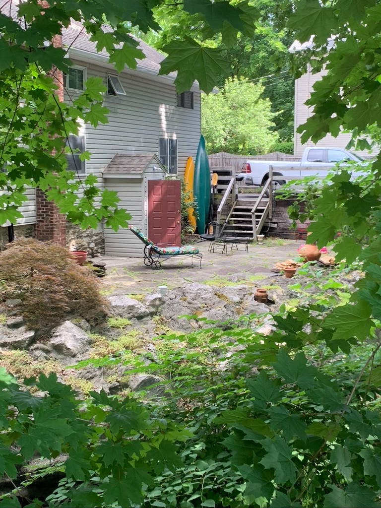 Lovely 1BR apt plus in the hamlet - Apt. A - Photo 9