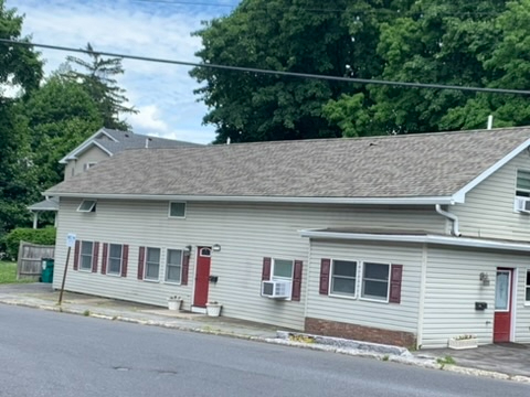 Lovely 1BR apt plus in the hamlet - Apt. A - Photo 10