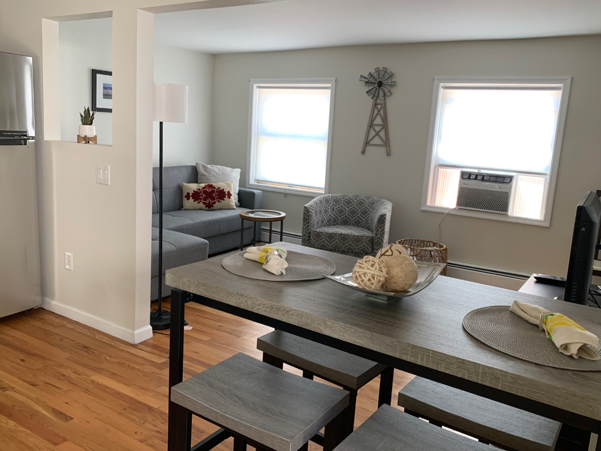 Lovely 1BR apt plus in the hamlet - Apt. A - Photo 3