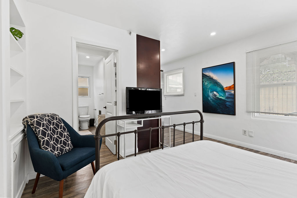 Large Studio In Banker's Hill - Walking Distance To Little Italy and Balboa Park - Photo 5