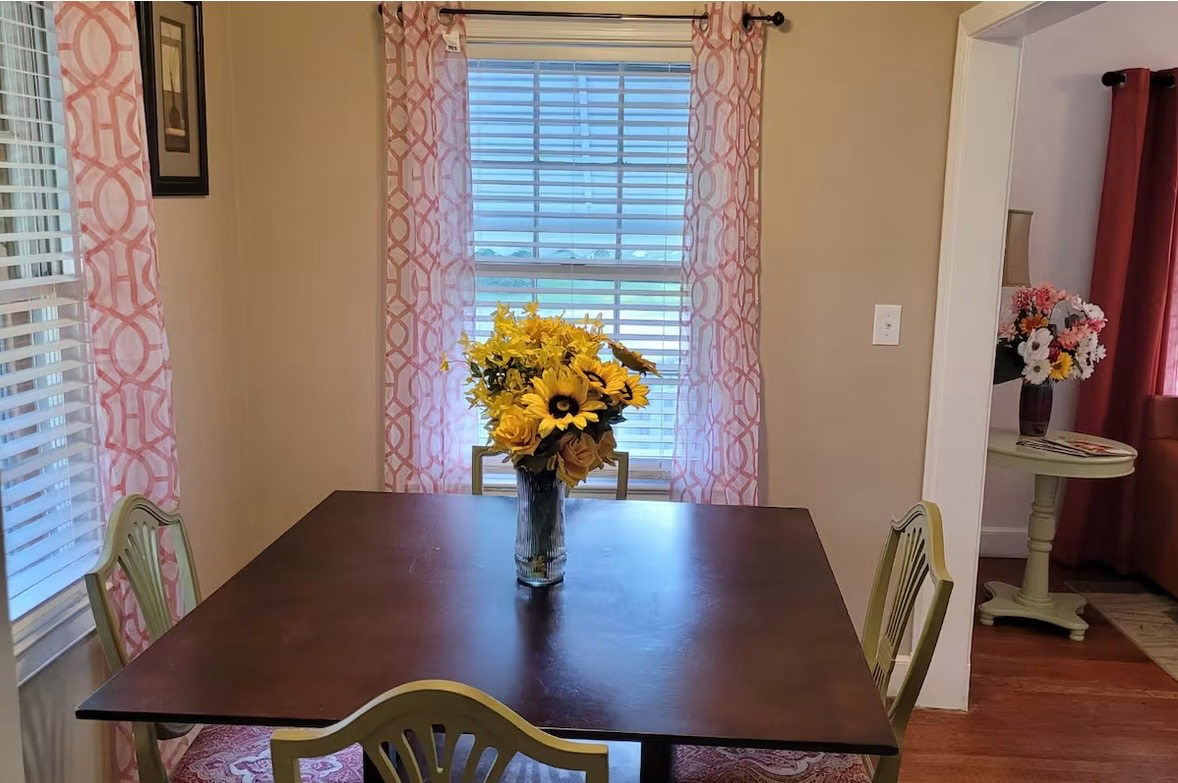 Cozy 2 Bedroom Home - Photo 4