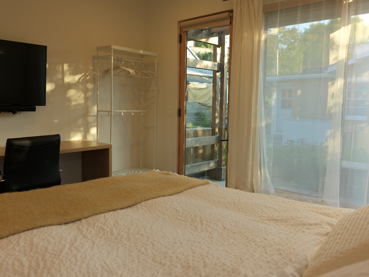 Secluded Retreat in Highland Park - Photo 2