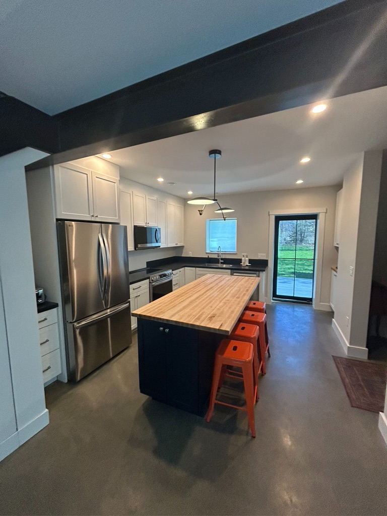 newly finished two bedroom apt - Photo 6