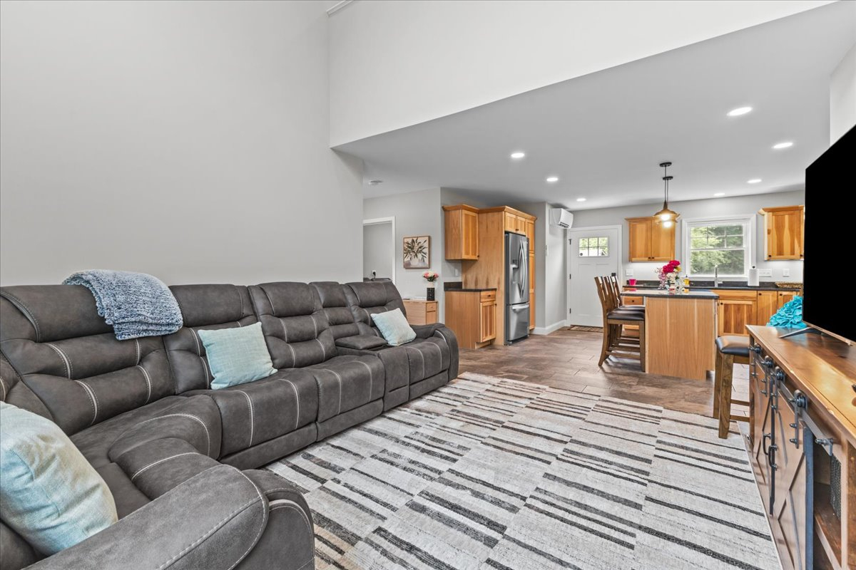 Located in the Heart of Malletts Bay - Photo 2