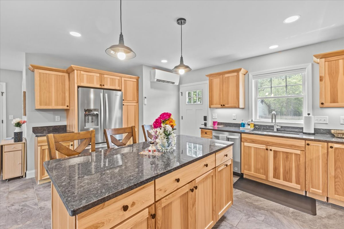 Located in the Heart of Malletts Bay - Photo 4