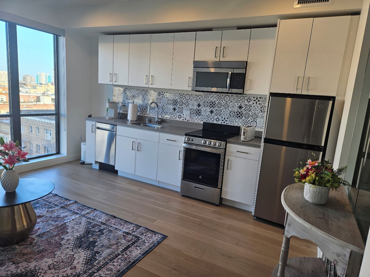 1-bedroom PENTHOUSE in downtown San Francisco, Sutter and Van Ness - Photo 2