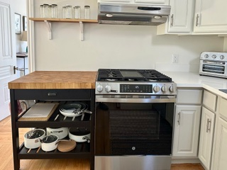Bright One-Bedroom with Home Office & Garden Access in Chill Potrero Hill Spot - Photo 4
