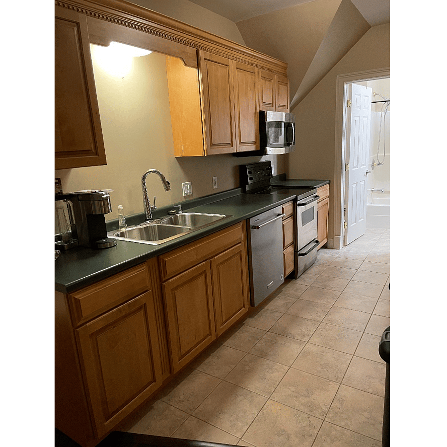 Cozy luxury,  w/attached garage in Rochester/Penfield/Webster area - Photo 8