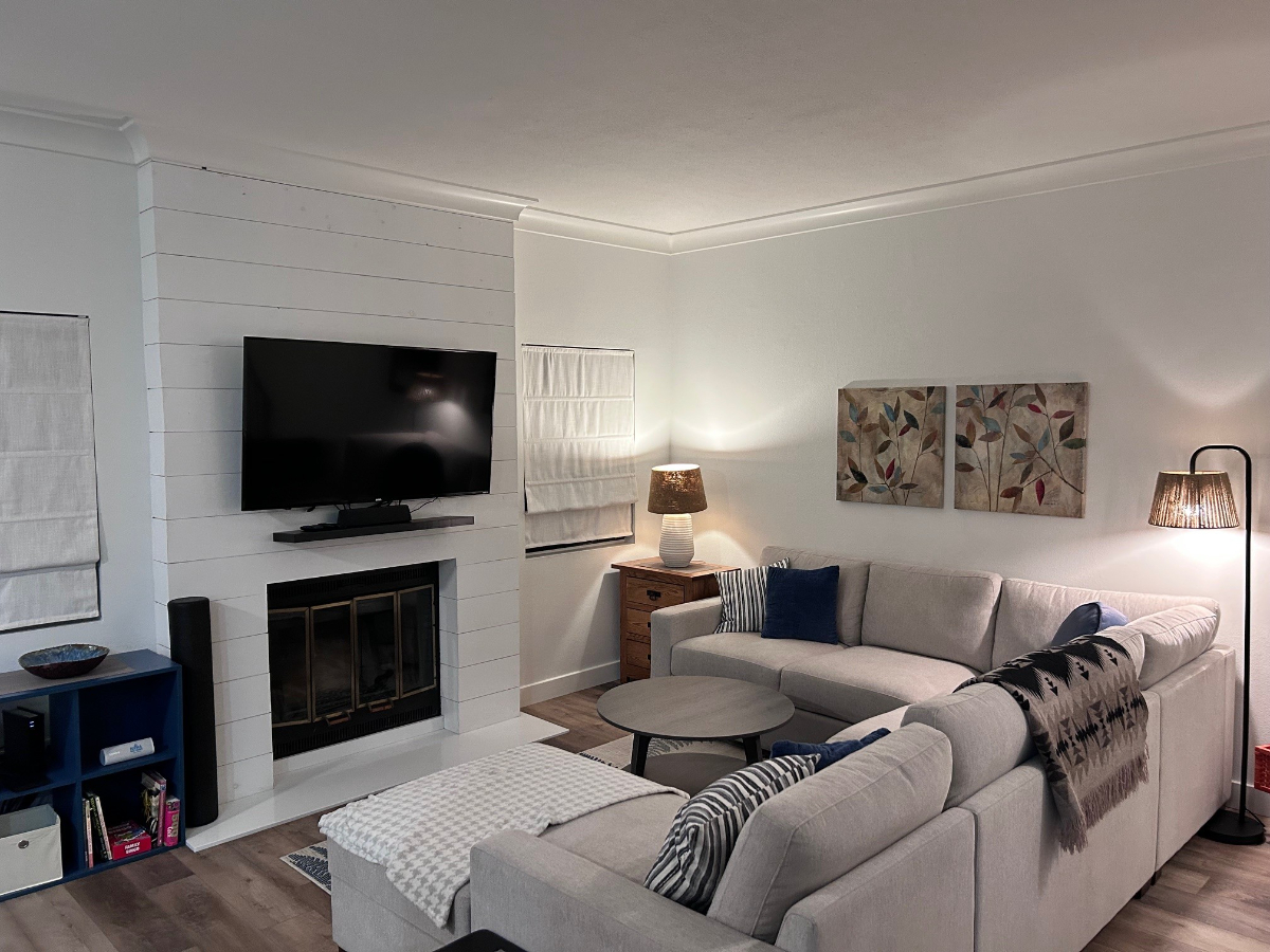 West Ventura Townhome - Photo 2