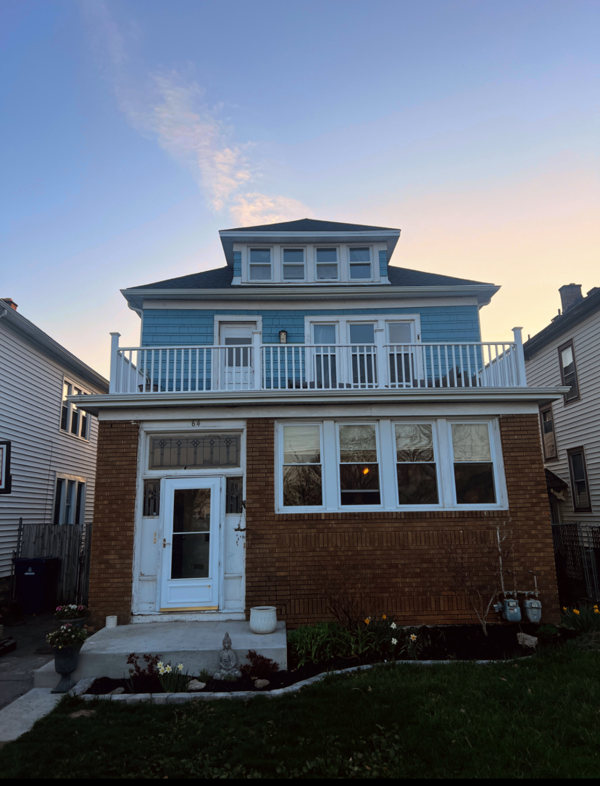 3 Bedroom North Buffalo Apartment with balcony, walking distance to Hertel Ave. - Photo 1
