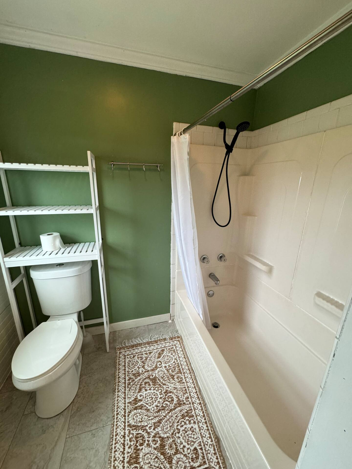 Cozy 3 bedroom apartment near Bills Stadium - Photo 1